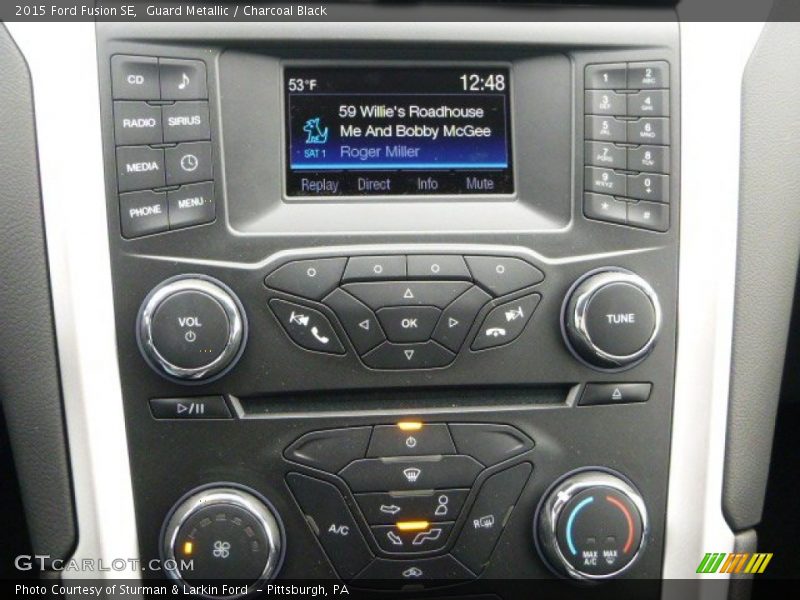 Guard Metallic / Charcoal Black 2015 Ford Fusion SE