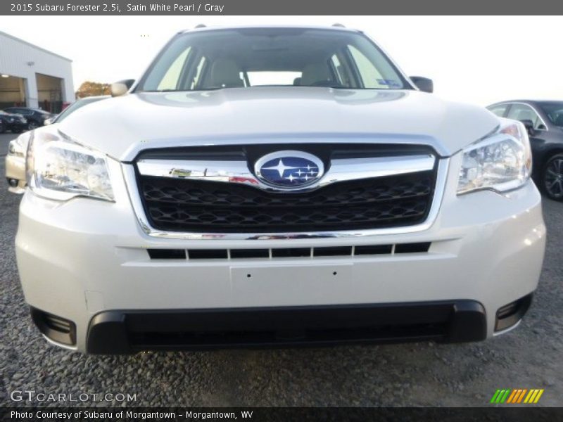 Satin White Pearl / Gray 2015 Subaru Forester 2.5i