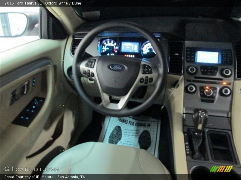 Oxford White / Dune 2015 Ford Taurus SE