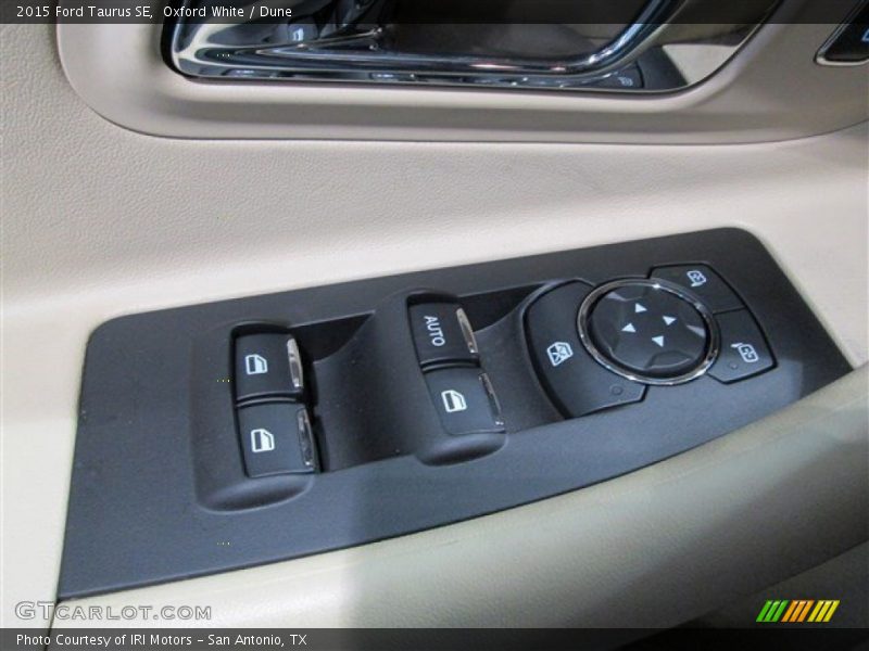 Oxford White / Dune 2015 Ford Taurus SE