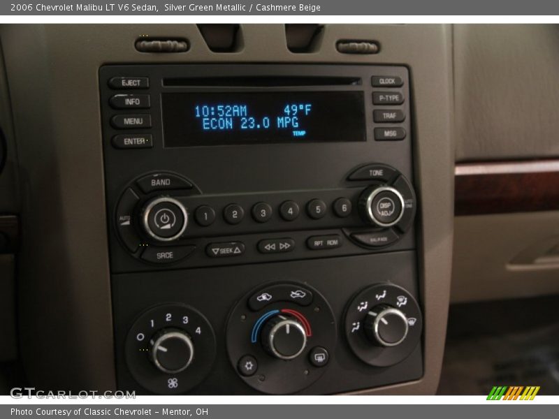 Controls of 2006 Malibu LT V6 Sedan