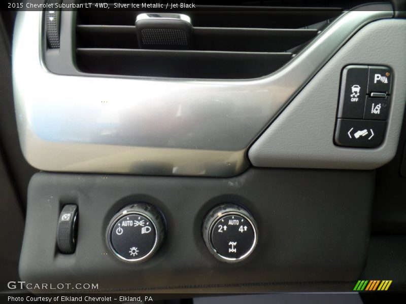 Silver Ice Metallic / Jet Black 2015 Chevrolet Suburban LT 4WD