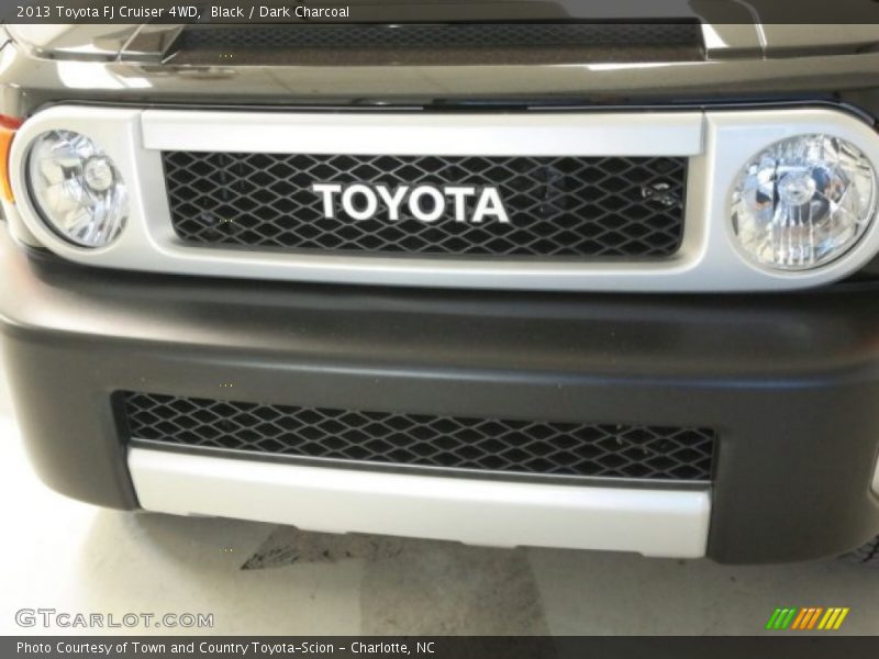 Black / Dark Charcoal 2013 Toyota FJ Cruiser 4WD