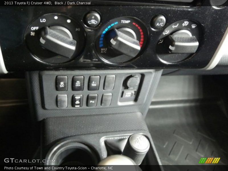 Black / Dark Charcoal 2013 Toyota FJ Cruiser 4WD