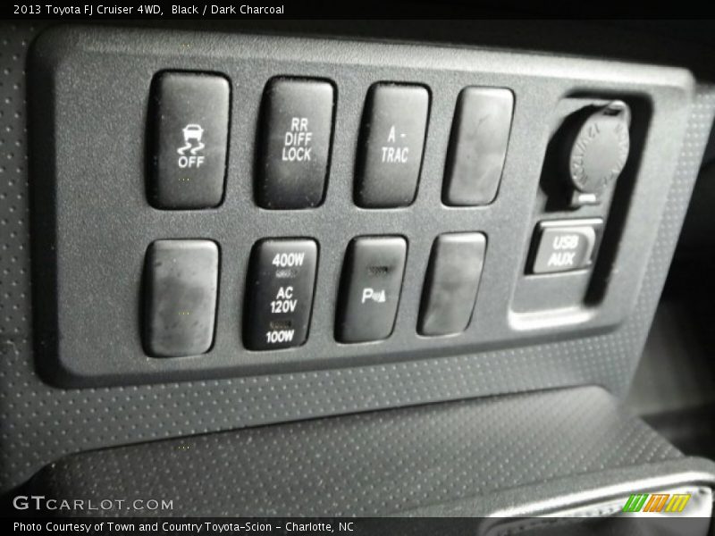 Black / Dark Charcoal 2013 Toyota FJ Cruiser 4WD