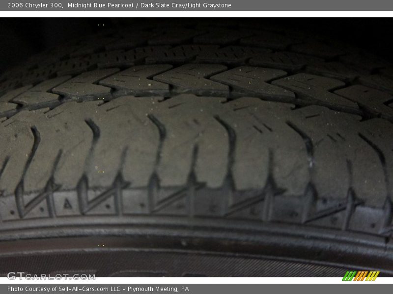 Midnight Blue Pearlcoat / Dark Slate Gray/Light Graystone 2006 Chrysler 300