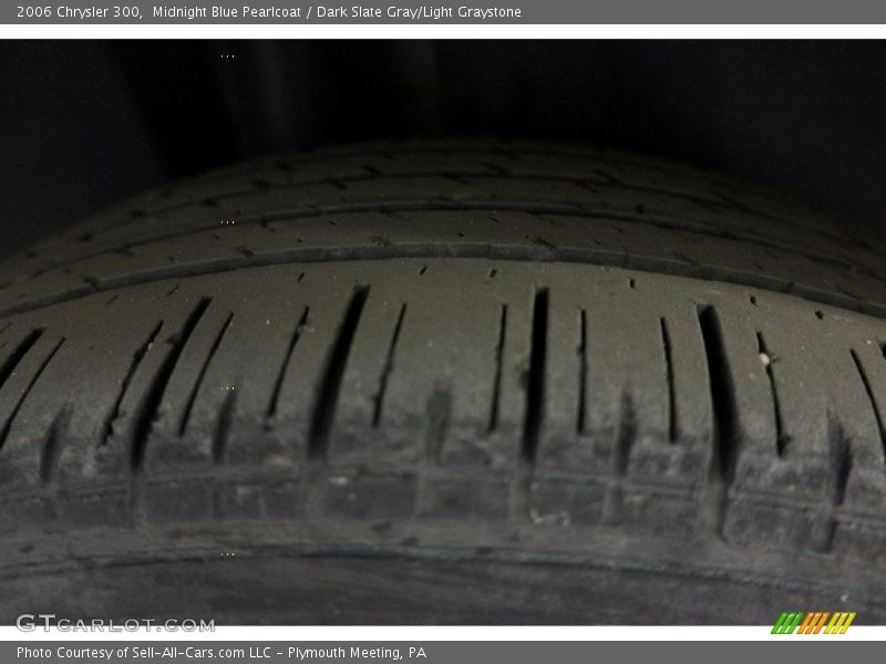 Midnight Blue Pearlcoat / Dark Slate Gray/Light Graystone 2006 Chrysler 300