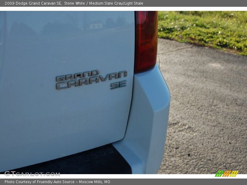 Stone White / Medium Slate Gray/Light Shale 2009 Dodge Grand Caravan SE