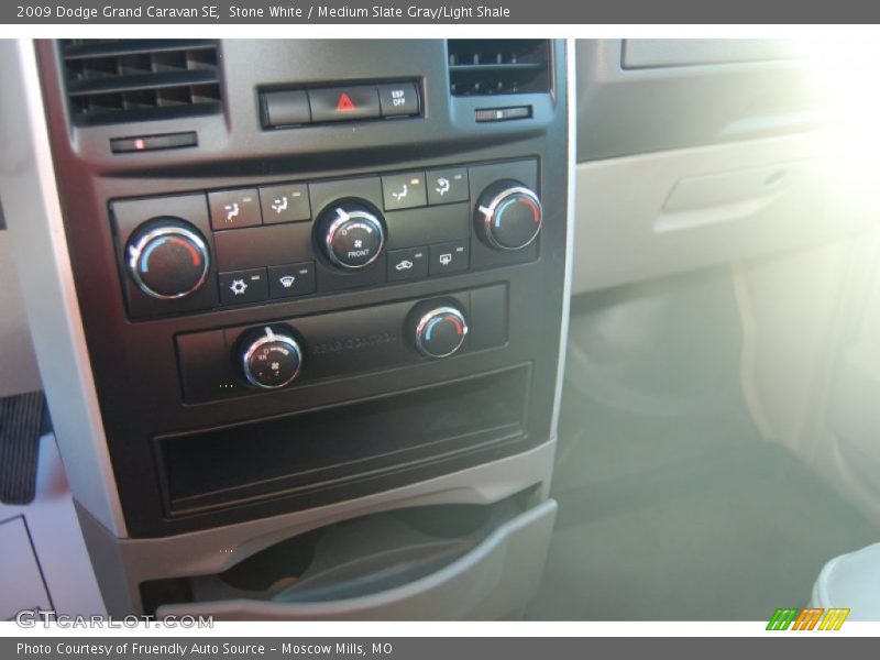 Stone White / Medium Slate Gray/Light Shale 2009 Dodge Grand Caravan SE