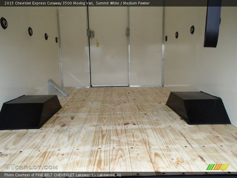 Summit White / Medium Pewter 2015 Chevrolet Express Cutaway 3500 Moving Van