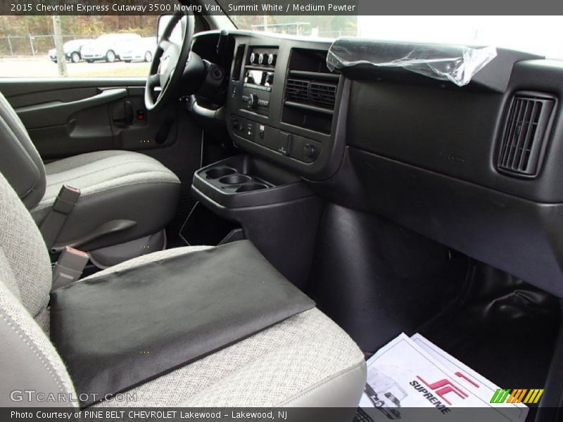 Summit White / Medium Pewter 2015 Chevrolet Express Cutaway 3500 Moving Van