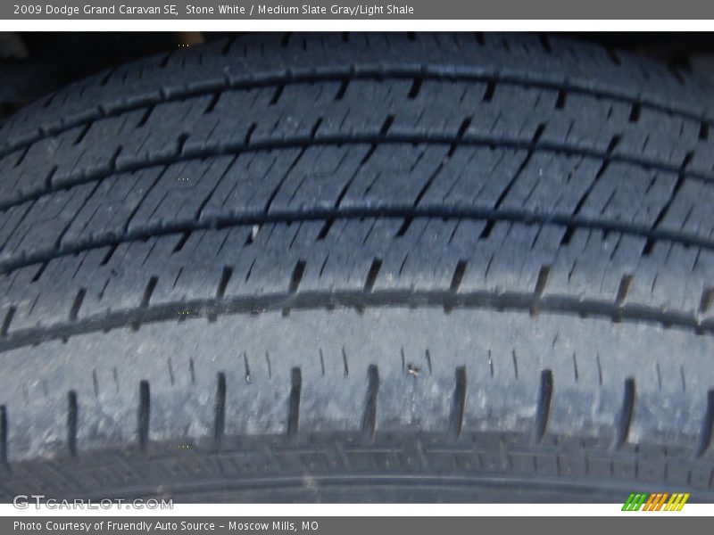 Stone White / Medium Slate Gray/Light Shale 2009 Dodge Grand Caravan SE