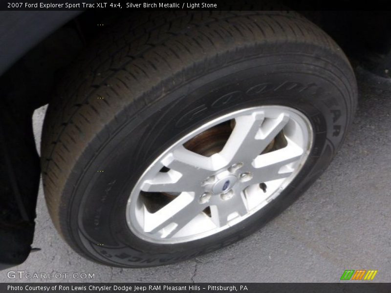 Silver Birch Metallic / Light Stone 2007 Ford Explorer Sport Trac XLT 4x4