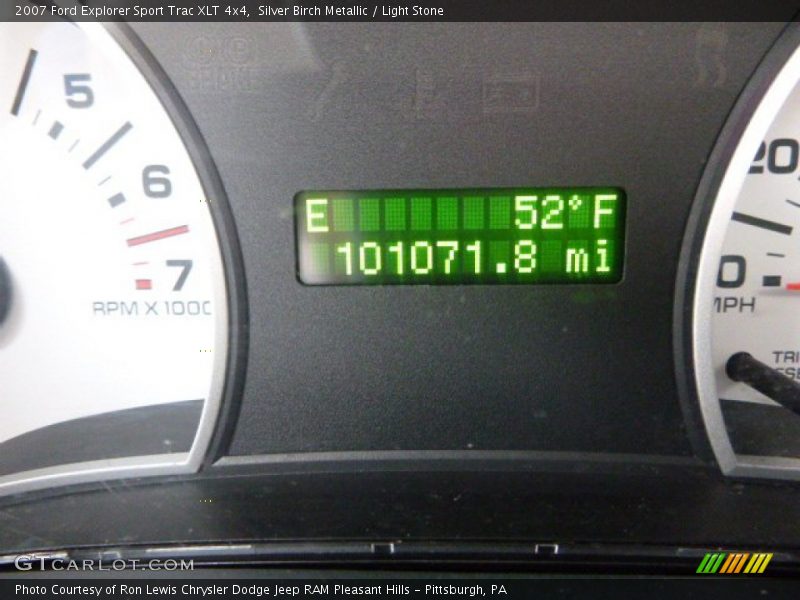 Silver Birch Metallic / Light Stone 2007 Ford Explorer Sport Trac XLT 4x4