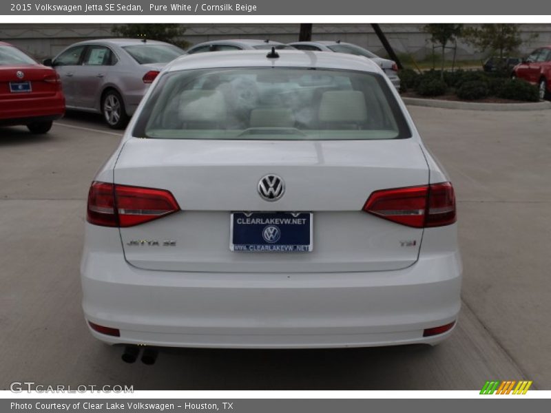 Pure White / Cornsilk Beige 2015 Volkswagen Jetta SE Sedan