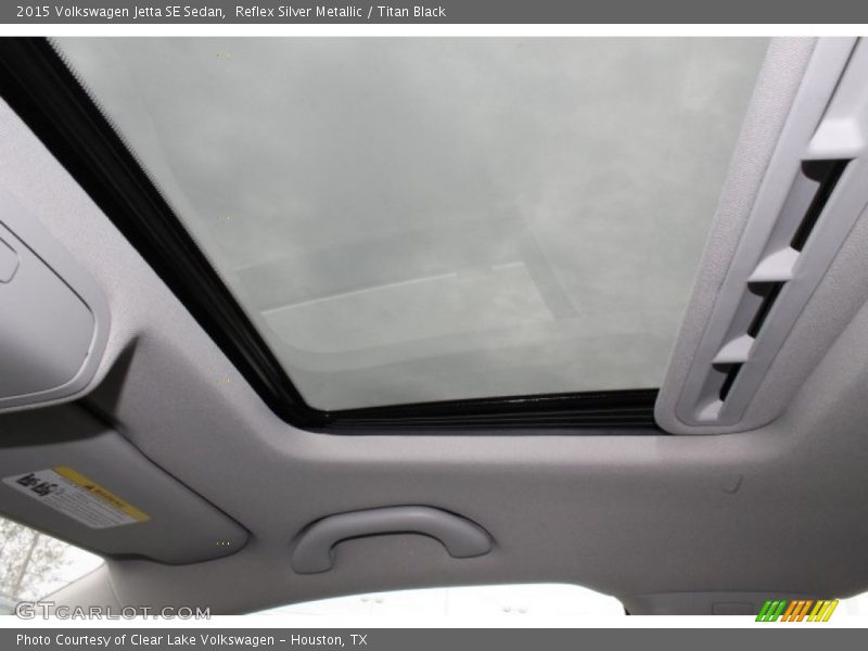 Sunroof of 2015 Jetta SE Sedan