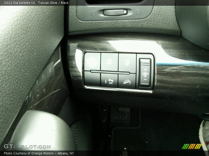 Tuscan Olive / Black 2011 Kia Sorento LX