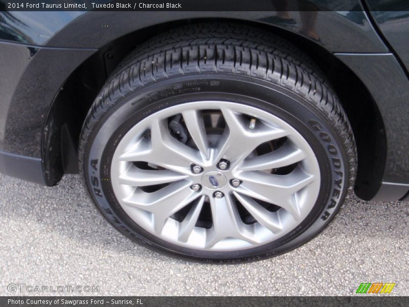 Tuxedo Black / Charcoal Black 2014 Ford Taurus Limited