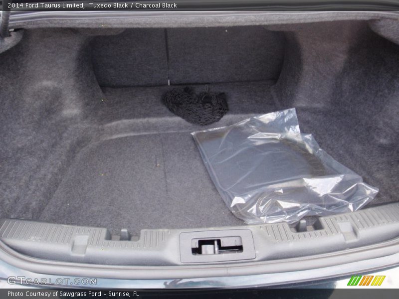Tuxedo Black / Charcoal Black 2014 Ford Taurus Limited