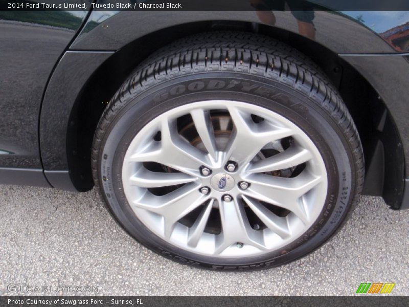 Tuxedo Black / Charcoal Black 2014 Ford Taurus Limited