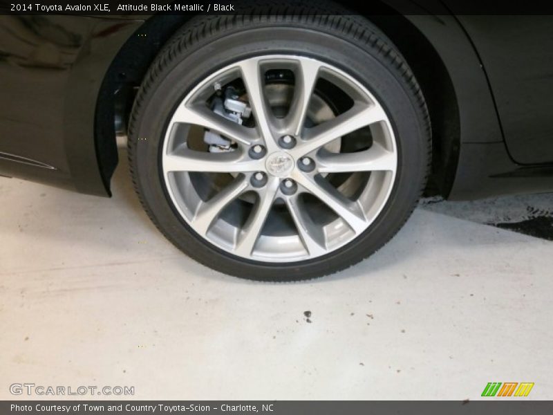 Attitude Black Metallic / Black 2014 Toyota Avalon XLE