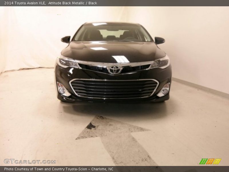 Attitude Black Metallic / Black 2014 Toyota Avalon XLE