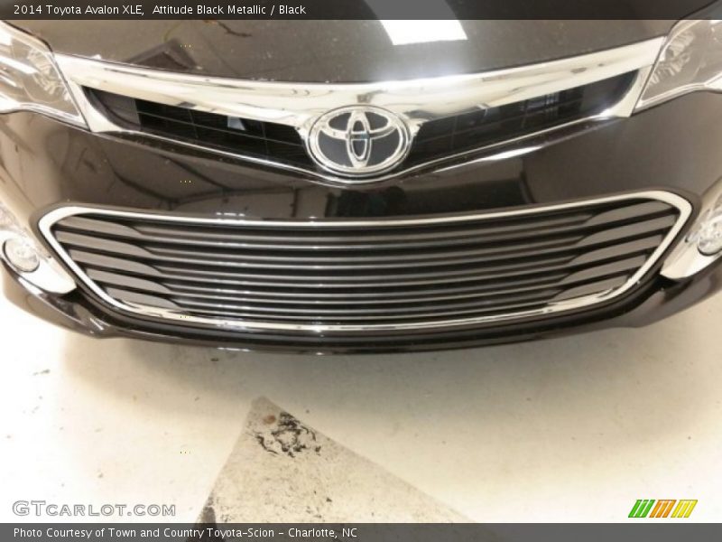 Attitude Black Metallic / Black 2014 Toyota Avalon XLE