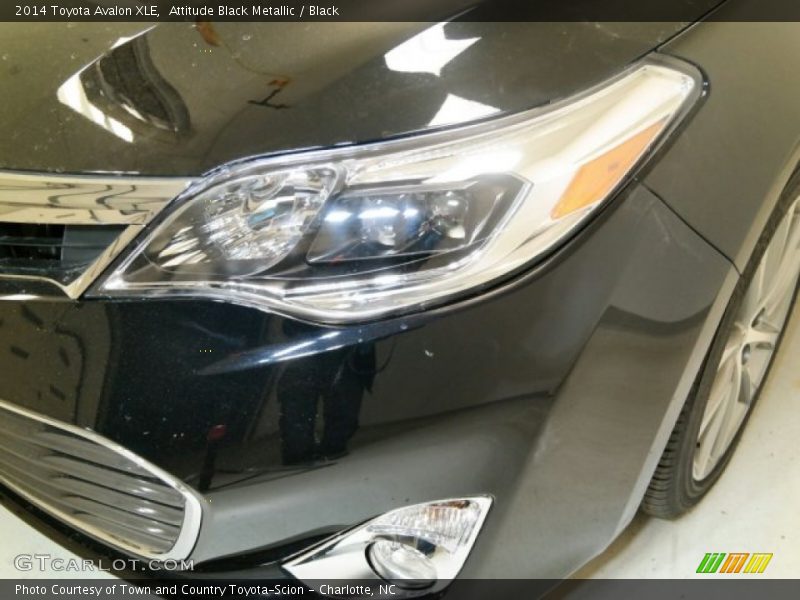 Attitude Black Metallic / Black 2014 Toyota Avalon XLE