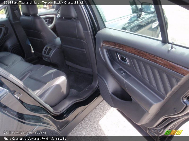 Tuxedo Black / Charcoal Black 2014 Ford Taurus Limited
