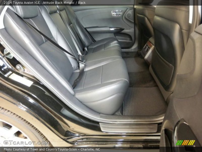 Attitude Black Metallic / Black 2014 Toyota Avalon XLE