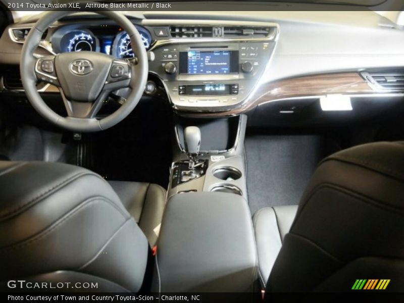 Attitude Black Metallic / Black 2014 Toyota Avalon XLE