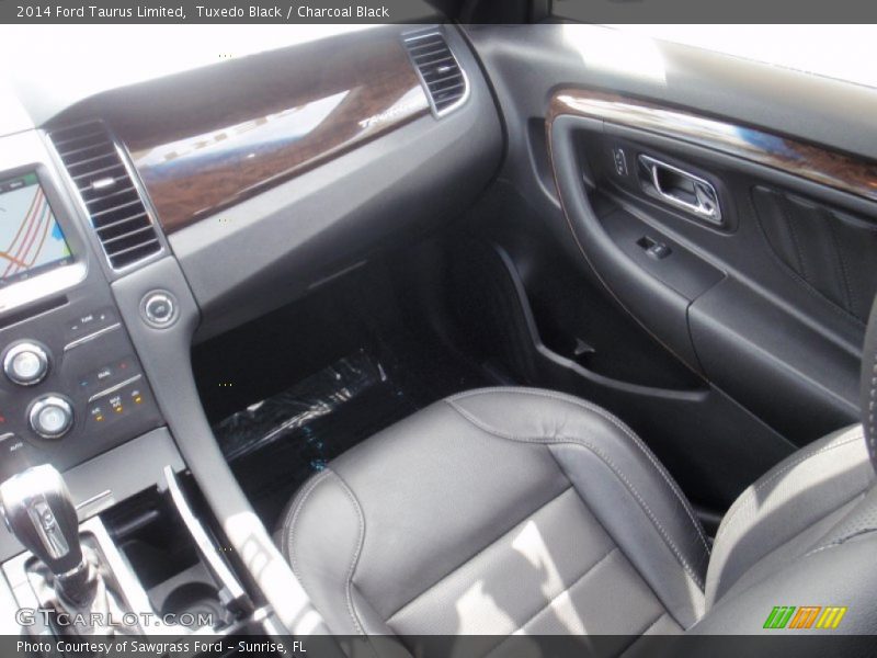 Tuxedo Black / Charcoal Black 2014 Ford Taurus Limited