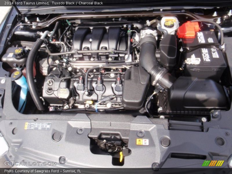 Tuxedo Black / Charcoal Black 2014 Ford Taurus Limited