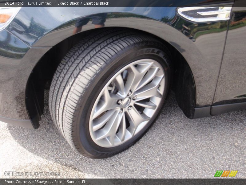 Tuxedo Black / Charcoal Black 2014 Ford Taurus Limited