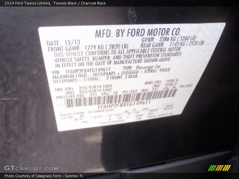 Tuxedo Black / Charcoal Black 2014 Ford Taurus Limited