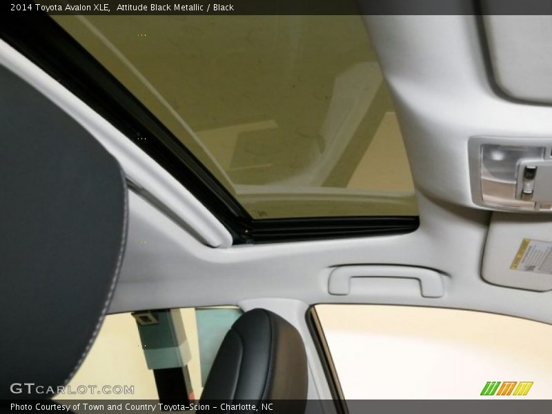 Attitude Black Metallic / Black 2014 Toyota Avalon XLE