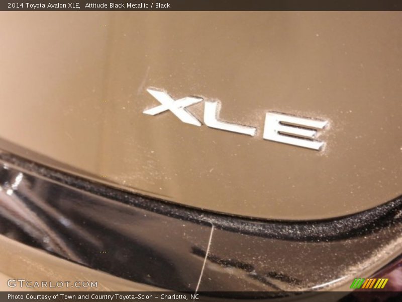 Attitude Black Metallic / Black 2014 Toyota Avalon XLE