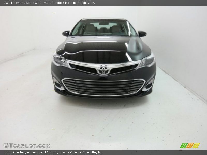 Attitude Black Metallic / Light Gray 2014 Toyota Avalon XLE