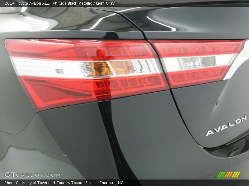 Attitude Black Metallic / Light Gray 2014 Toyota Avalon XLE