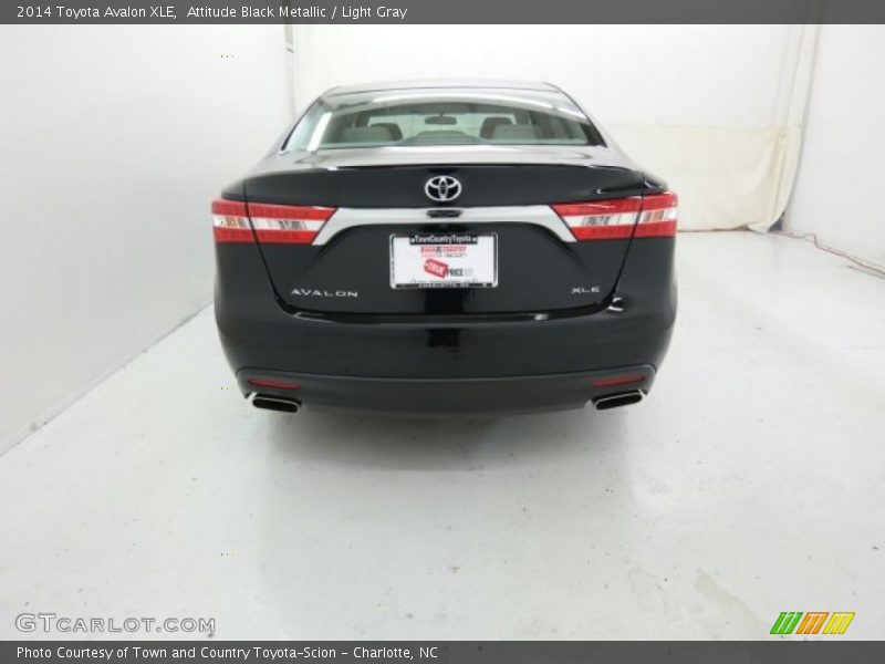 Attitude Black Metallic / Light Gray 2014 Toyota Avalon XLE