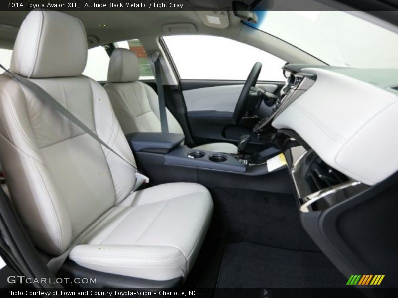 Attitude Black Metallic / Light Gray 2014 Toyota Avalon XLE