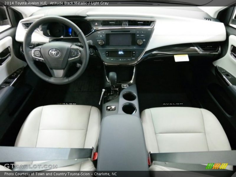 Attitude Black Metallic / Light Gray 2014 Toyota Avalon XLE