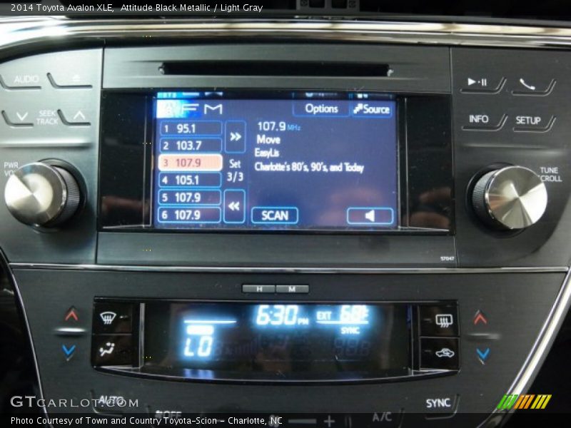 Attitude Black Metallic / Light Gray 2014 Toyota Avalon XLE