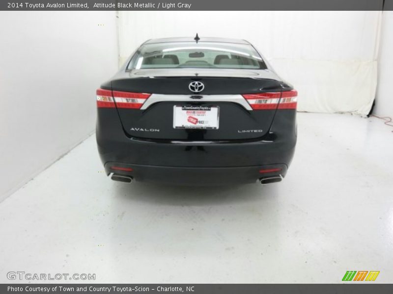 Attitude Black Metallic / Light Gray 2014 Toyota Avalon Limited