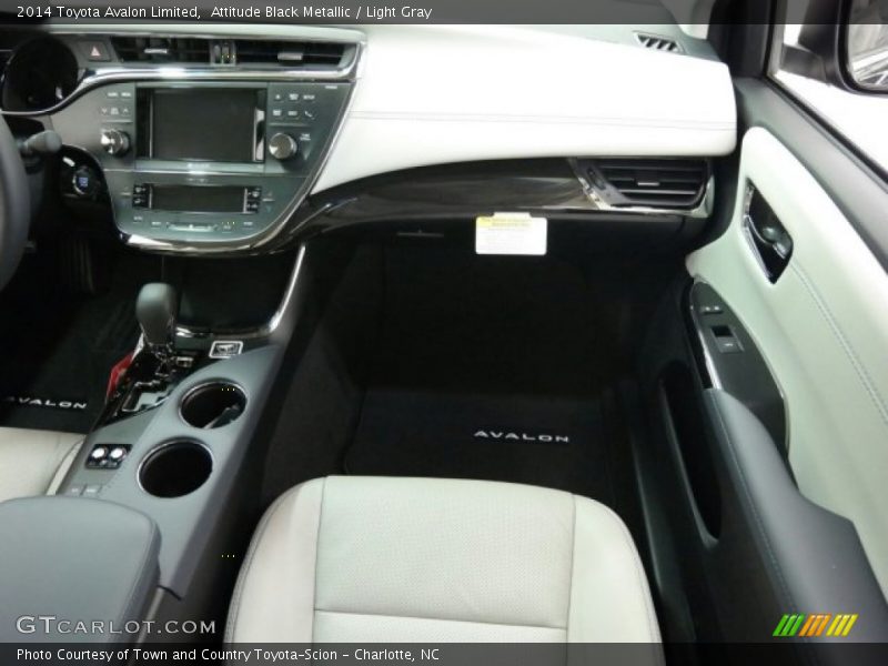 Attitude Black Metallic / Light Gray 2014 Toyota Avalon Limited