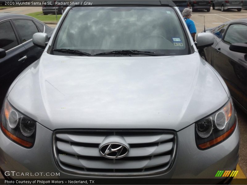 Radiant Silver / Gray 2010 Hyundai Santa Fe SE