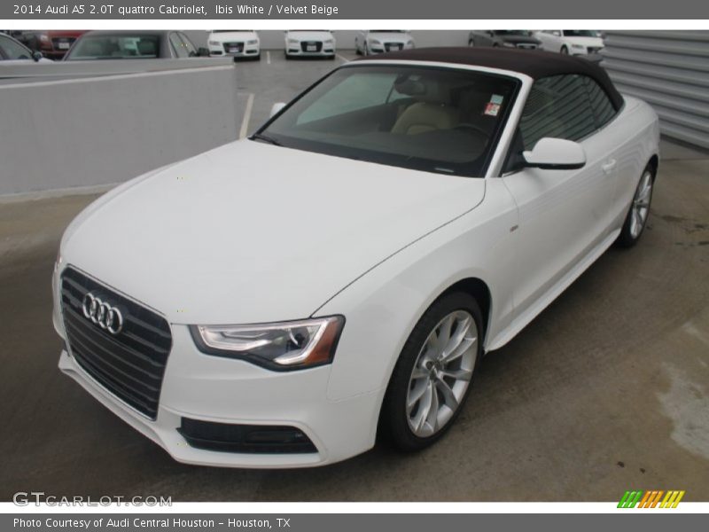 Front 3/4 View of 2014 A5 2.0T quattro Cabriolet