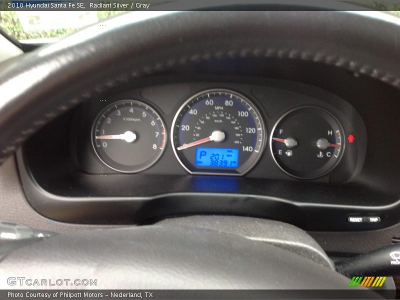 Radiant Silver / Gray 2010 Hyundai Santa Fe SE