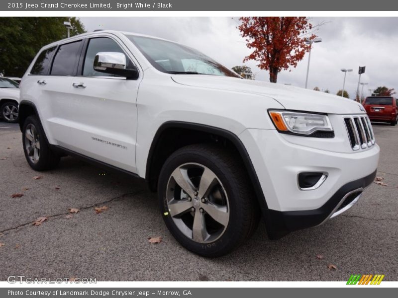Front 3/4 View of 2015 Grand Cherokee Limited