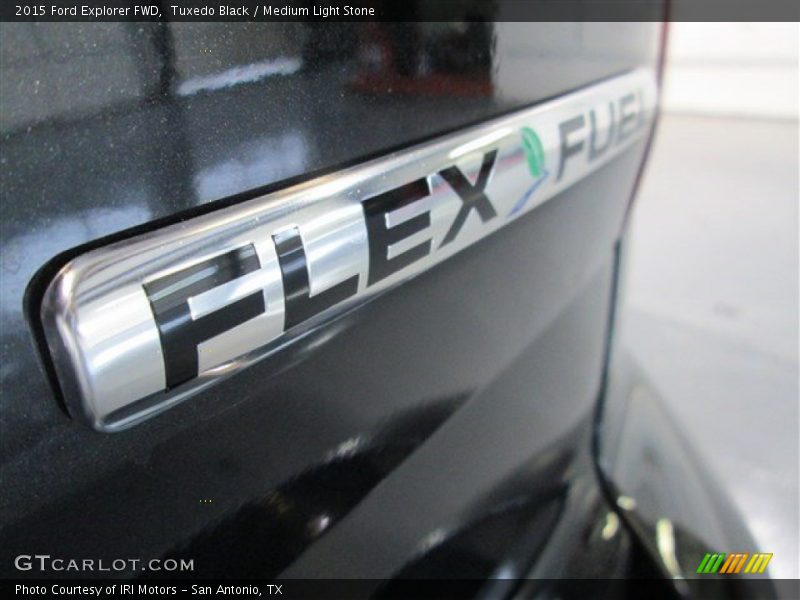 Tuxedo Black / Medium Light Stone 2015 Ford Explorer FWD